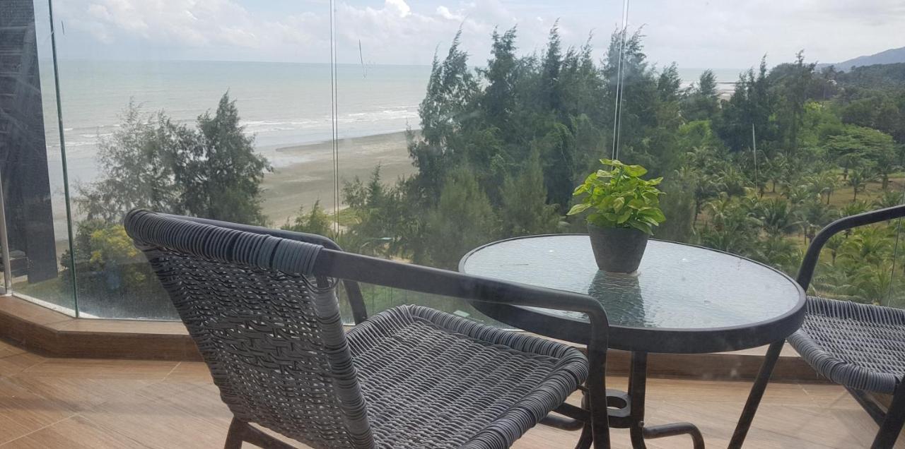 Timurbay Studio Apartment Facing Beautiful Beach Kuantan Exteriör bild